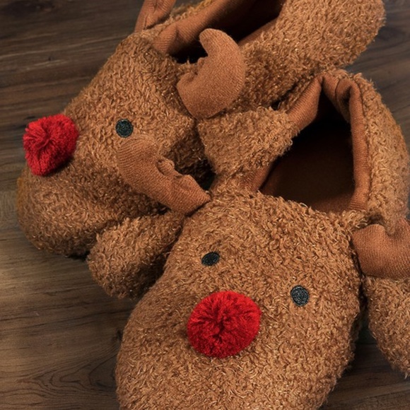 Cozy reindeer house slippers - Picture 5 of 6